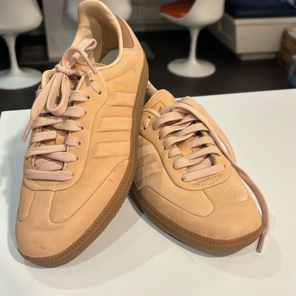 Pinky beige unisex adidas sambas. Worn once